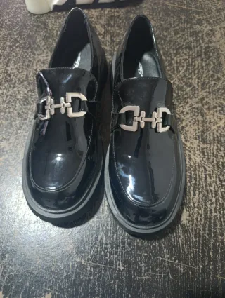 Zapatos charol negros nuevos