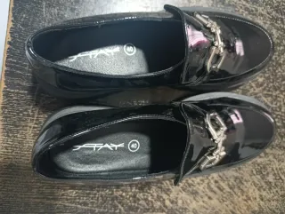 Zapatos charol negros nuevos