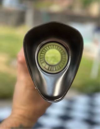 Escape moto con tapa de carbono