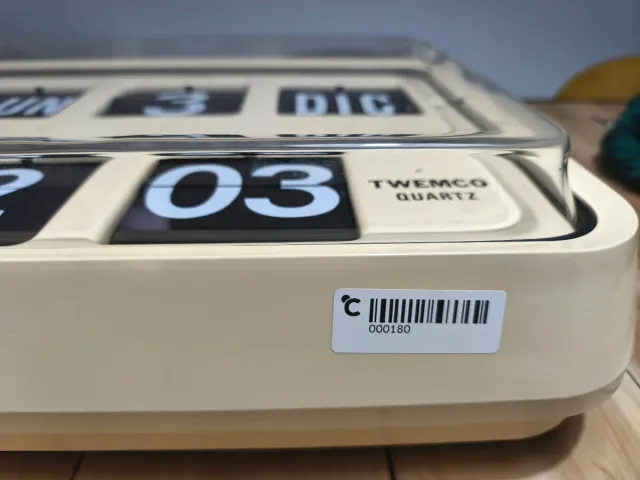 Reloj TWEMCO QUARTZ Beige/Negro. Modelo BQ-17