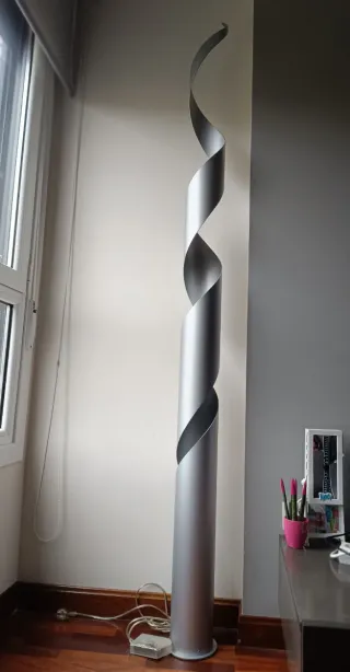 Lámpara de pie diseño salón