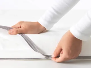 Colchón cuna blanco (modelo KRUMMELUR Ikea)