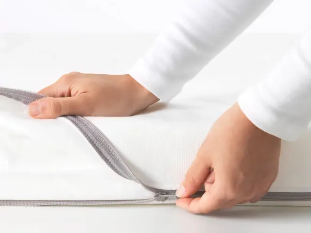 Colchón cuna blanco (modelo KRUMMELUR Ikea)
