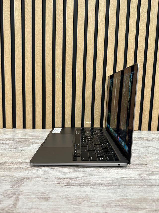 MacBook Air 13" 2020 i3 8gb 256gb SSD