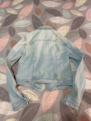 Chaqueta vaquera con encaje