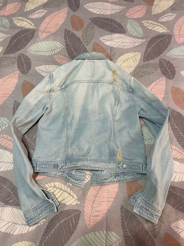 Chaqueta vaquera con encaje