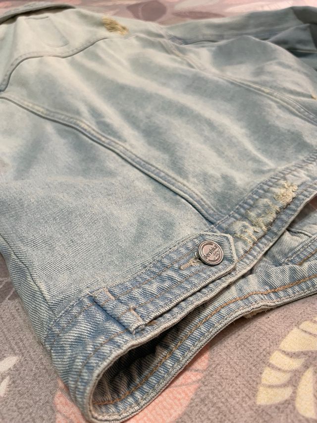 Chaqueta vaquera con encaje