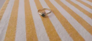 Anello vintage con pietra verde