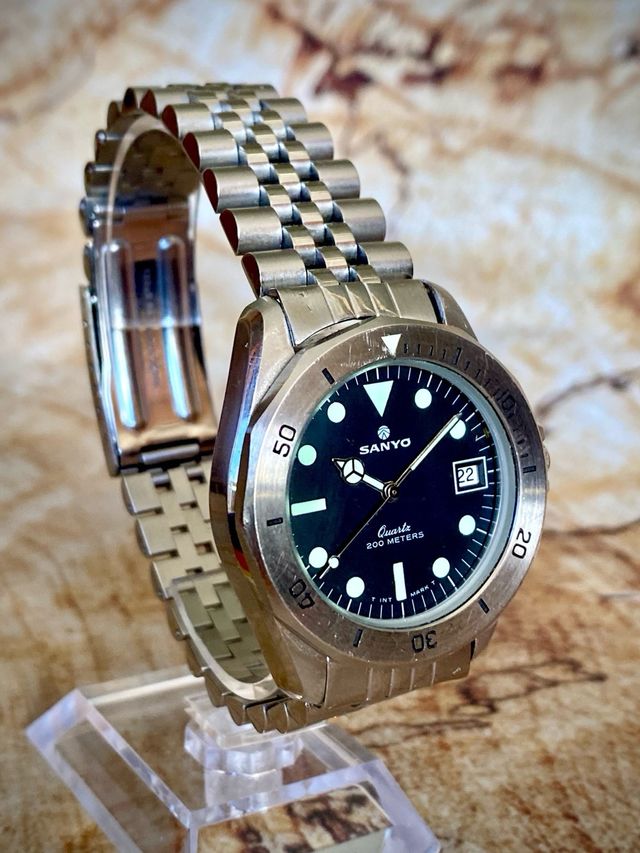 ¡Rareza! Reloj SANYO Quartz 200 Meters, Acero