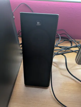 Computer completo: Torre, altoparlanti e tastiera