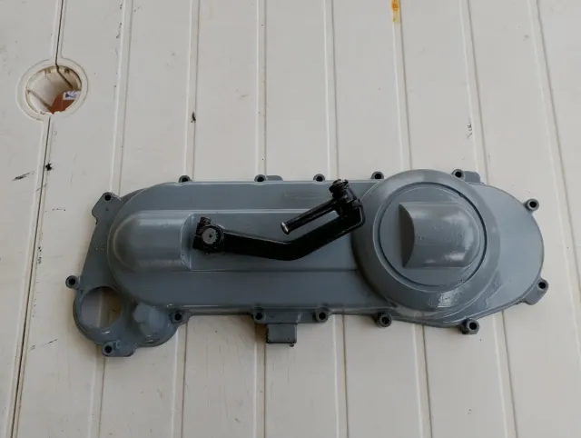 Tapa motor Piaggio con pata de  arranque