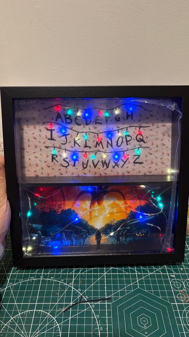 Cornice Stranger Things Kinder Joy