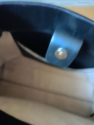 Bolso negro fondo de armario