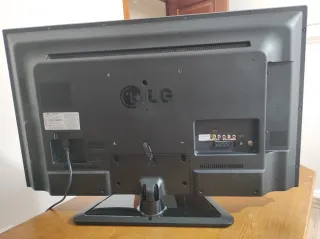 Televisión LG 39LN5400 con peana y mando