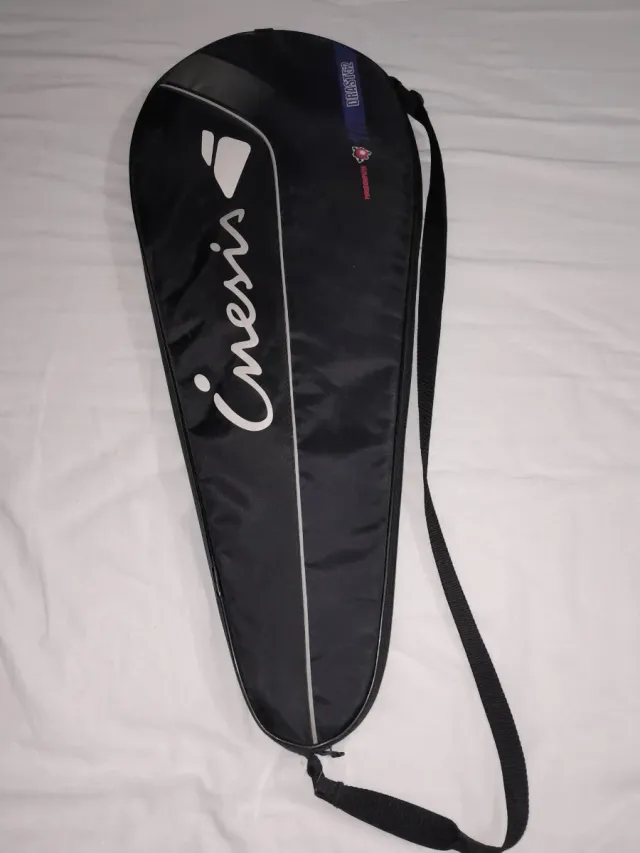 Raqueta de feontenis azul y blanca