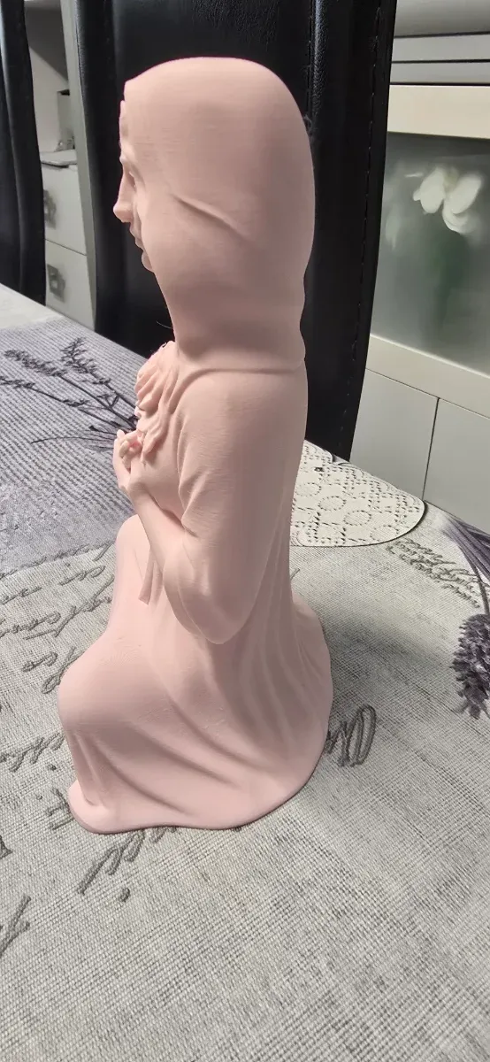 Figura di Dea Ancestrale Rosa Meditazione