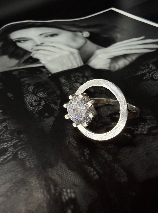 Anello in Argento con Zircone