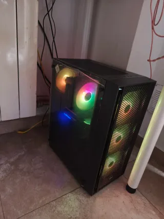 PC Gaming con luces RGB