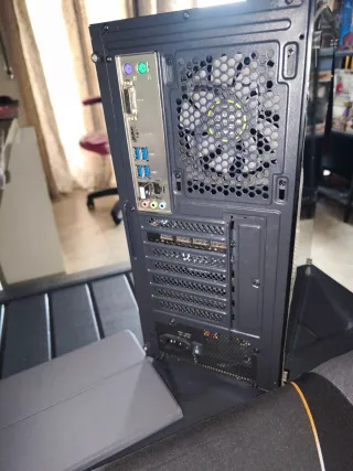 PC Gaming con luces RGB