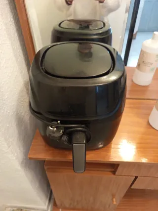 Freidora de aire negra