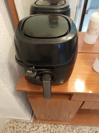 Freidora de aire negra