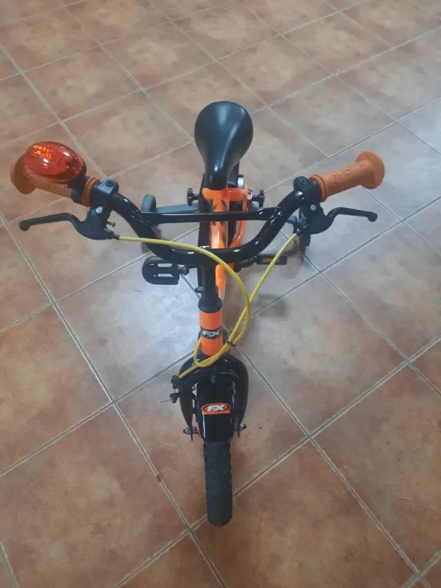 Bicicleta infantil naranja