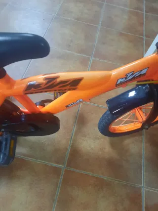 Bicicleta infantil naranja