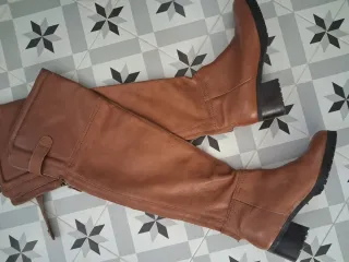 Botas altas piel Zara talla 36