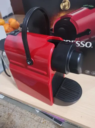 Cafetera Nespresso Krups Roja