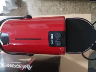 Cafetera Nespresso Krups Roja