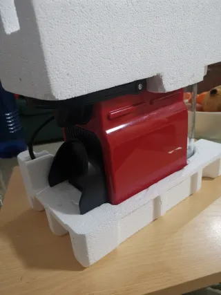 Cafetera Nespresso Krups Roja