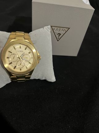 Reloj Guess Dorado