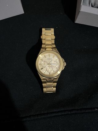 Reloj Guess Dorado