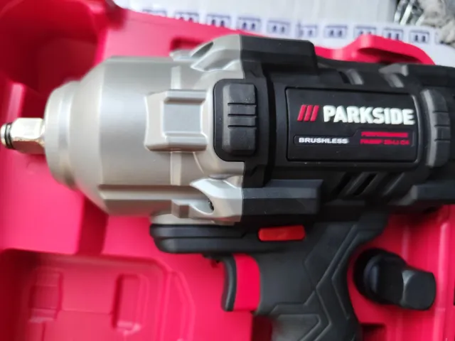 Atornillador de impacto Parkside