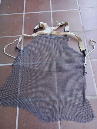 Delantal de malla metálica con tirantes