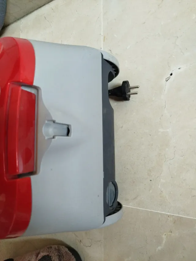 Aspiradora Samsung Roja 1600W