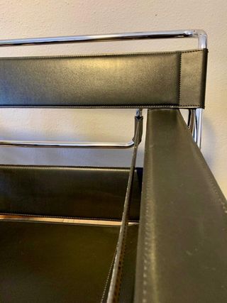 Sillón Wassily Cuero Negro y Metal