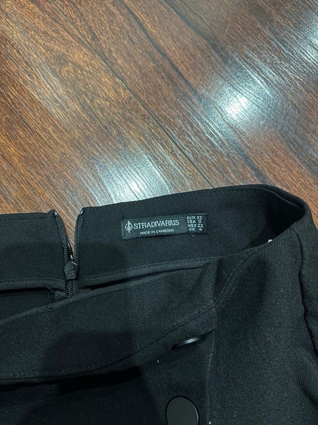 Falda pantalón Stradivarius negra