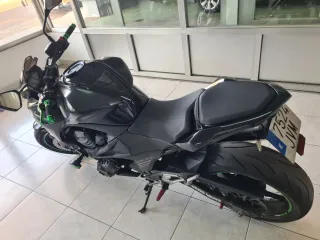 Kawasaki Z800E  A2.  Escape Akrapovic. 27.000 KM .