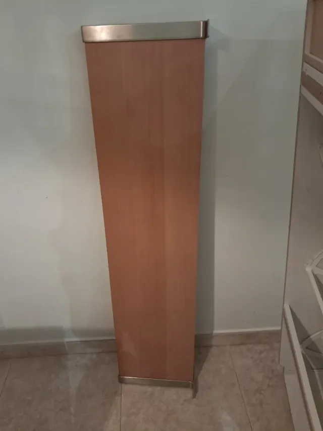 Estantería madera y acero