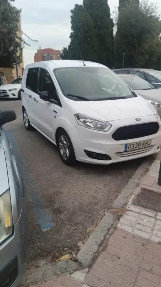 Ford Transit Courier 2018