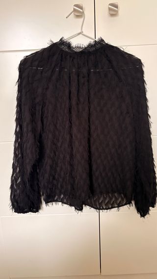 Blusa Zara Negra con Flecos y Encaje