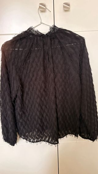 Blusa Zara Negra con Flecos y Encaje