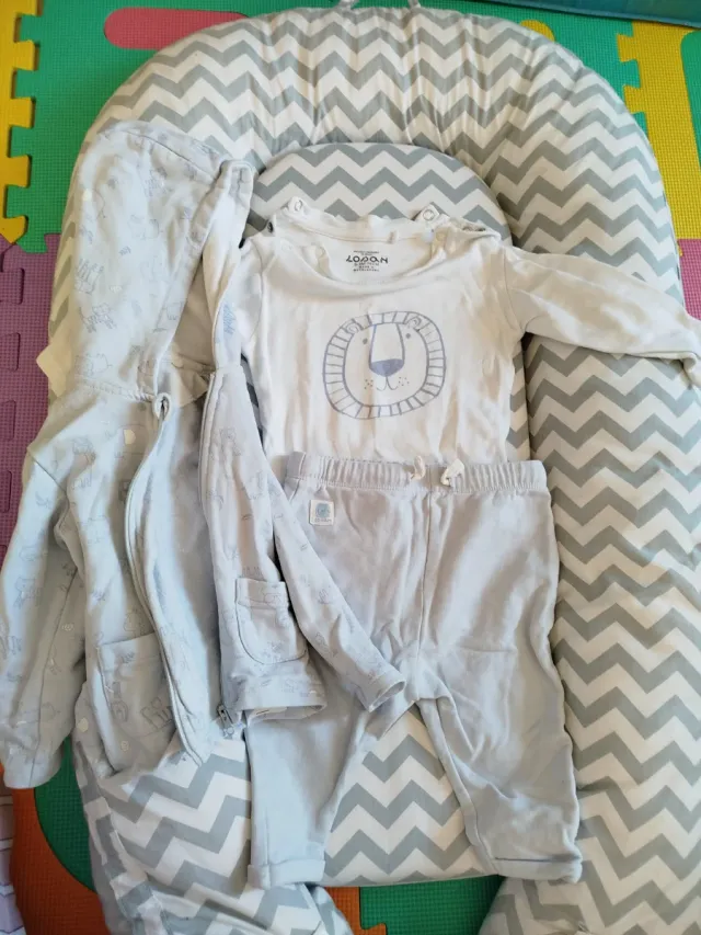Conjunto bebé 6m Losan: body, pantalón y chaqueta