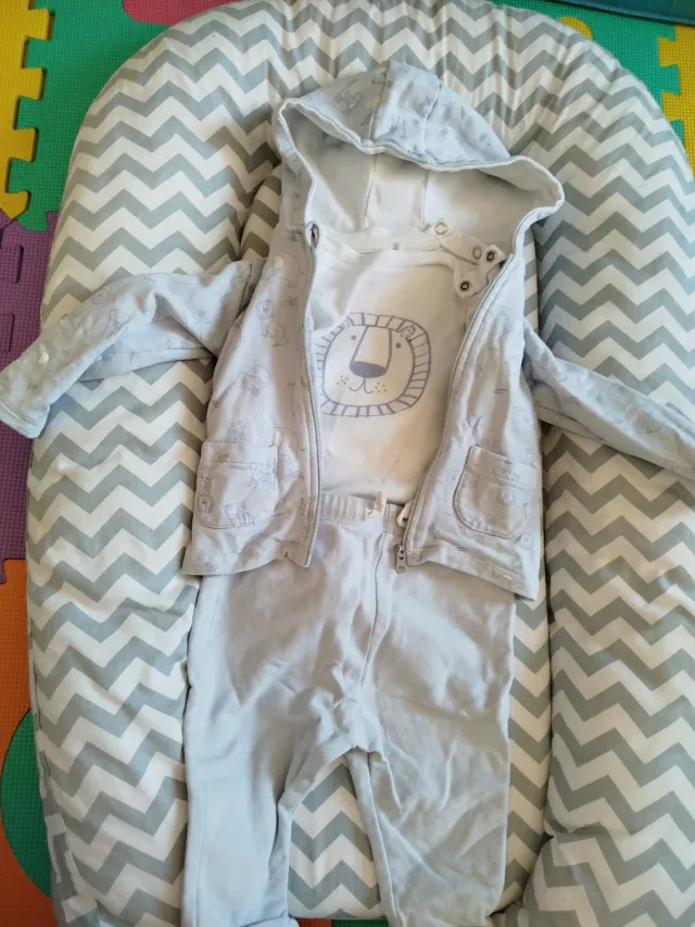 Conjunto bebé 6m Losan: body, pantalón y chaqueta