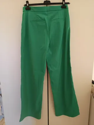 Pantalón de pinzas Lefties verde