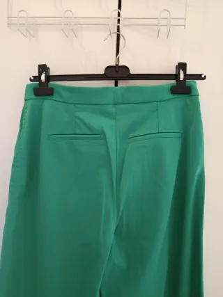Pantalón de pinzas Lefties verde