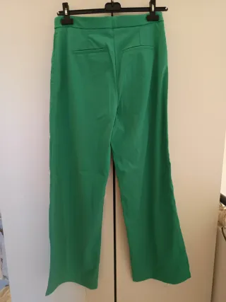 Pantalón de pinzas Lefties verde
