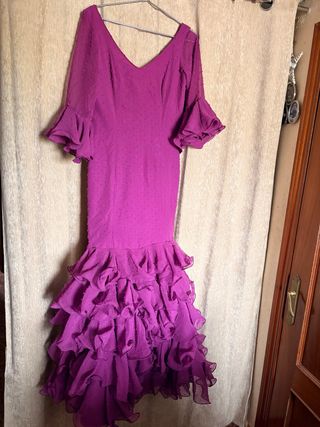 Traje de flamenca morado