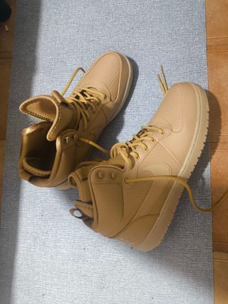NIKE Court Borough Mid Winter Unisex